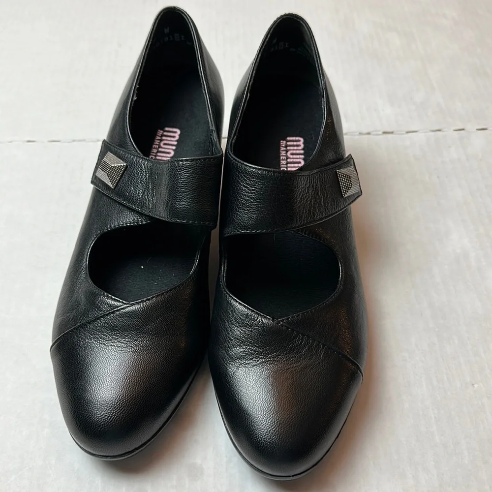 Munro American Black Leather Mary Jane Comfort Pumps Adjustable Strap 9M